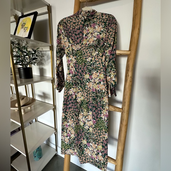 NEVER FULLY DRESSED HIGH NECK FLORAL, size 2 - Picture 10 of 10